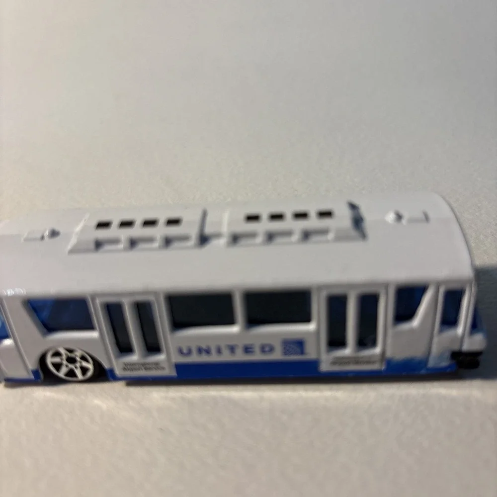 Realtoy United Airlines Airport Bus Service Die Cast GSE 1/64 Ground Support